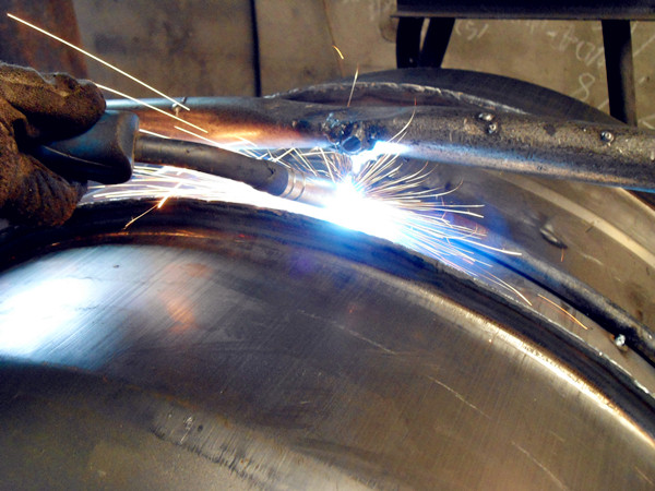 小型攪拌機(jī)外部焊接技術(shù),保證無(wú)縫焊接--河北東圣吊索具制造有限公司--小型攪拌機(jī)|石材夾具|液壓堆高車(chē)|手動(dòng)叉車(chē) 小型攪拌機(jī)外部焊接技術(shù),保證無(wú)縫焊接--河北東圣吊索具制造有限公司--小型攪拌機(jī)|石材夾具|液壓堆高車(chē)|手動(dòng)叉車(chē)