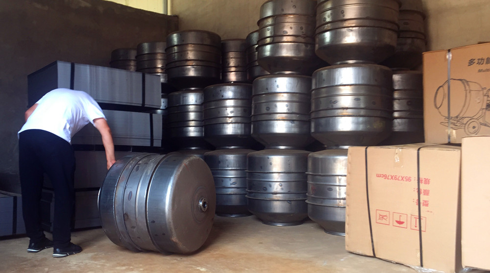 清洗型小型攪拌機攪拌滾筒半成品車間-河北東圣吊索具制造有限公司 清洗型小型攪拌機攪拌滾筒半成品車間-河北東圣吊索具制造有限公司