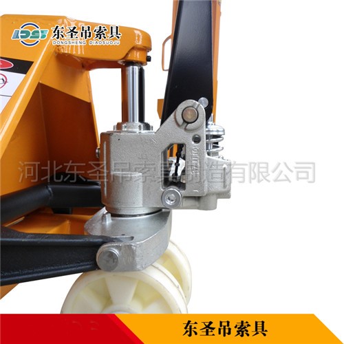 地牛搬運(yùn)車液壓缸部位--河北東圣吊索具制造有限公司--手動(dòng)叉車|液壓堆高車|小型攪拌機(jī)|石材夾具 地牛搬運(yùn)車液壓缸部位--河北東圣吊索具制造有限公司--手動(dòng)叉車|液壓堆高車|小型攪拌機(jī)|石材夾具