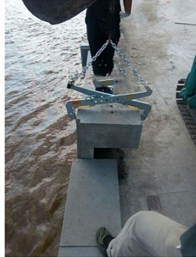 石材夾具沿海安裝防護欄使用現(xiàn)場--河北東圣吊索具制造有限公司--石材夾具 石材夾具沿海安裝防護欄使用現(xiàn)場--河北東圣吊索具制造有限公司--石材夾具