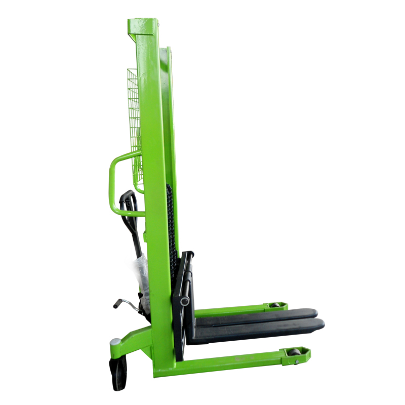 2噸液壓堆高叉車搬運(yùn)600斤木箱--河北東圣吊索具制造有限公司--液壓堆高車|手動叉車|小型攪拌機(jī)|石材夾具 2噸液壓堆高叉車搬運(yùn)600斤木箱--河北東圣吊索具制造有限公司--液壓堆高車|手動叉車|小型攪拌機(jī)|石材夾具